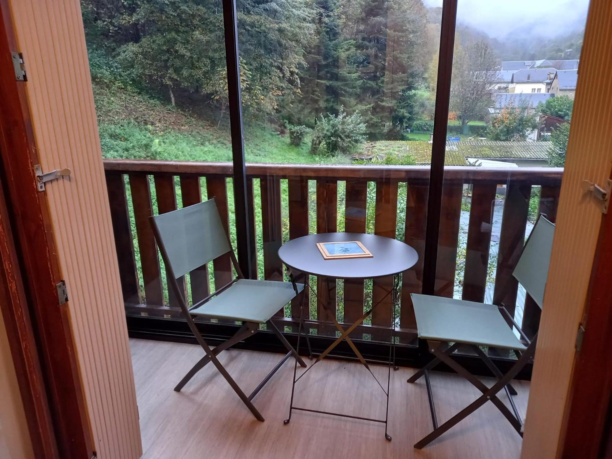 Petit Nid Douillet , T1 Avec Cuisine Independante, Au Calme, Proche Centre * Bagnères-de-Luchon
