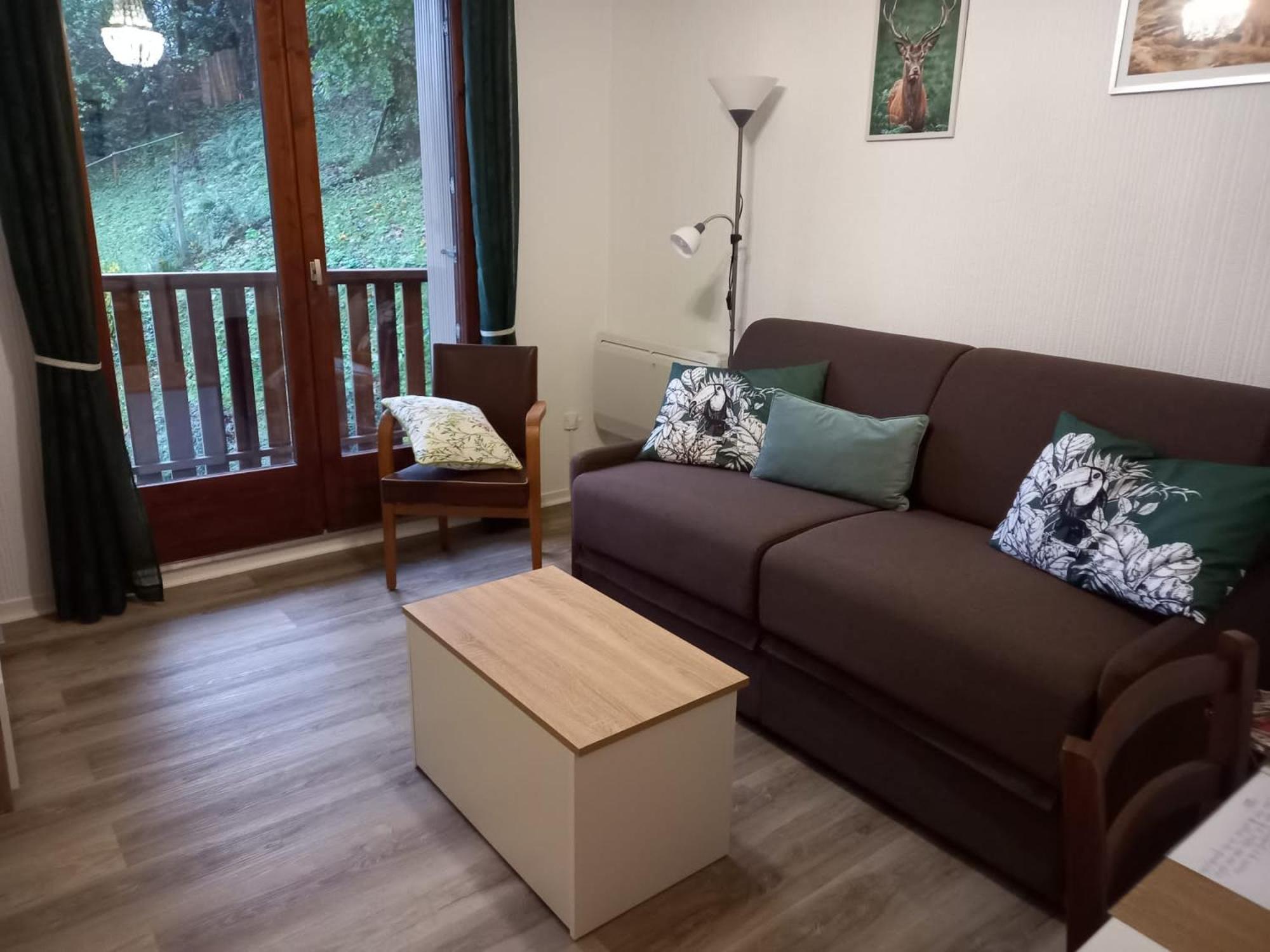 Petit Nid Douillet , T1 Avec Cuisine Independante, Au Calme, Proche Centre Bagnères-de-Luchon